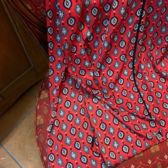 Tristan, dress. Size small, Printed fabric, All red lining, Midi or Maxi. - Picture 9 of 12